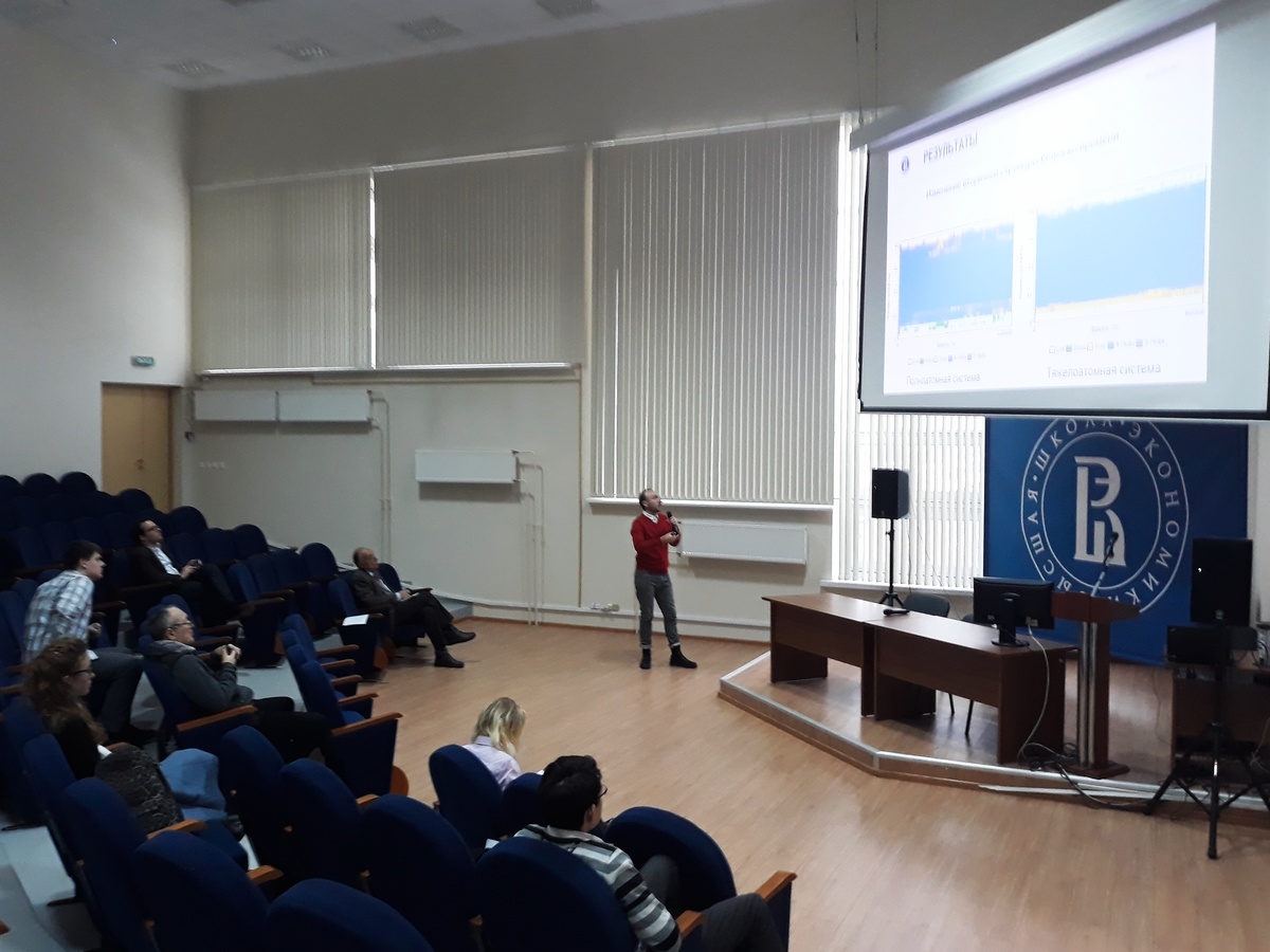 Студент 1 года магистратуры МИЭМ Антон Москвин выступил с докладом о клеточном рецепторе EGFR.